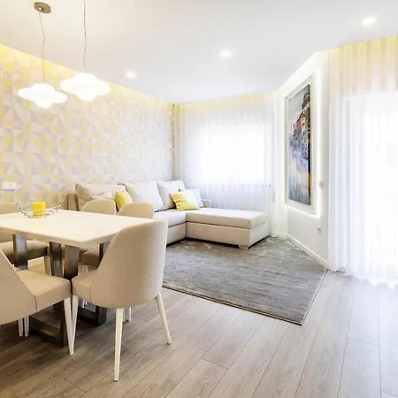 Center Apartment *